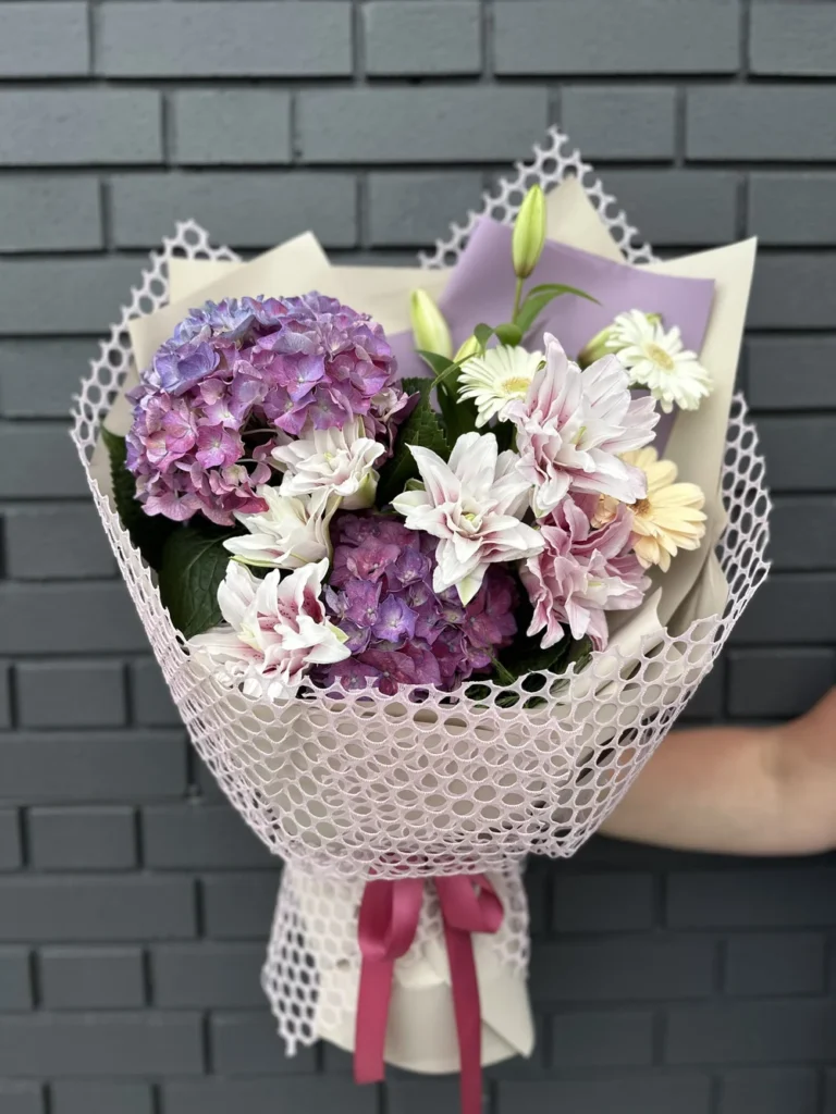 Fresh flower bouquet arrangement